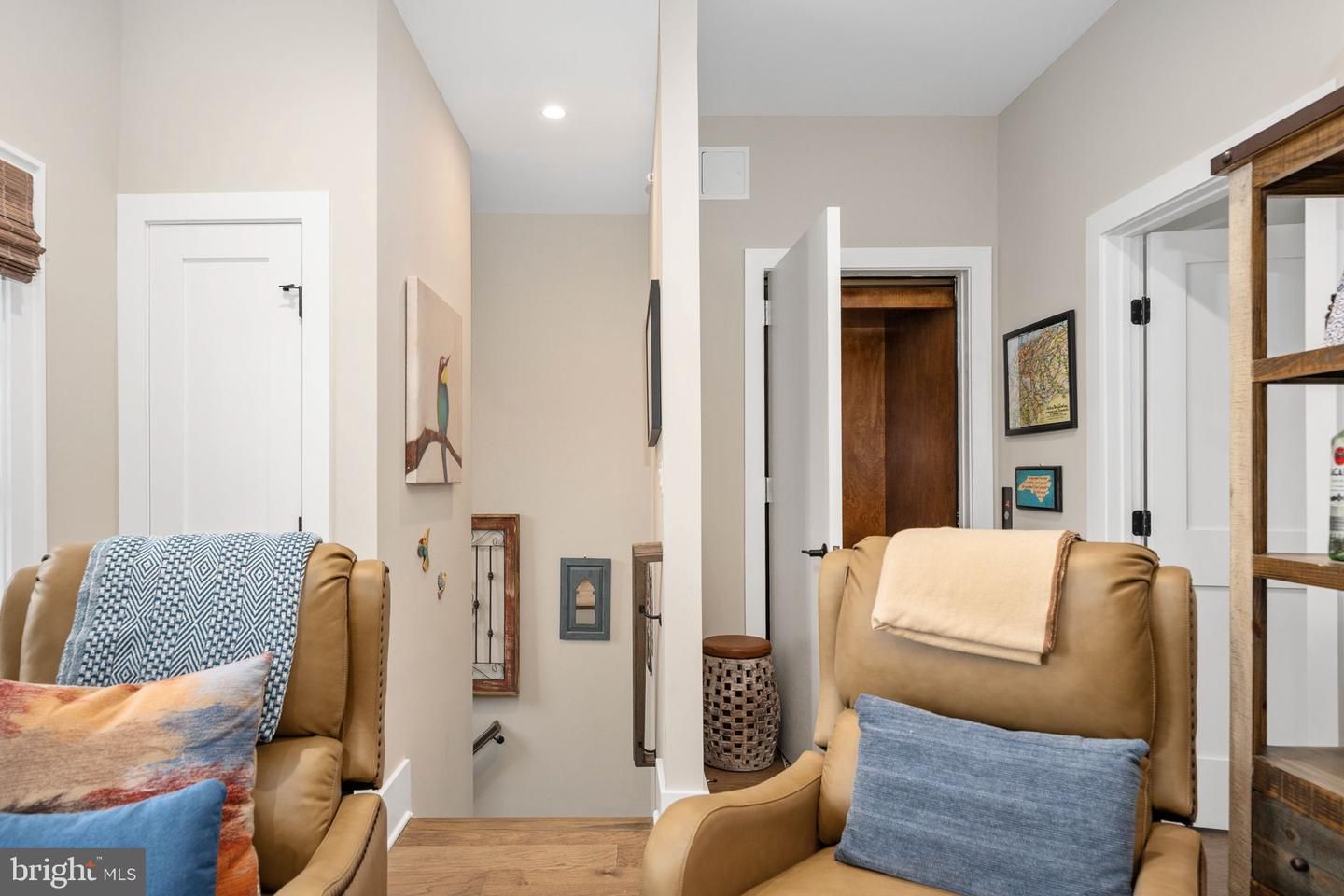 Interior, Recessed Lighting, Wood Texture Flooring