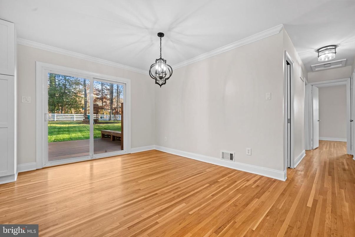 Empty room, Interior, Pendant Lights, Wood Texture Flooring