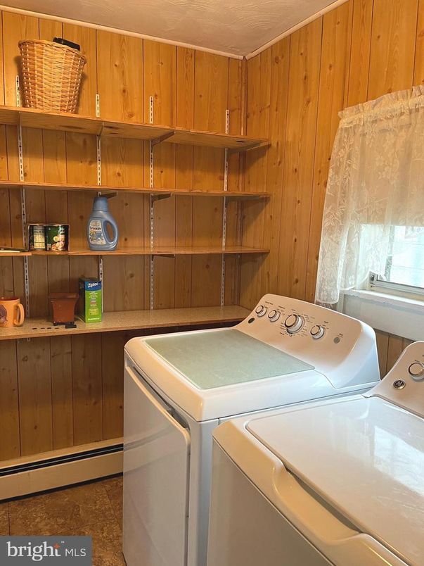 Interior, Washer, Wooden Walls