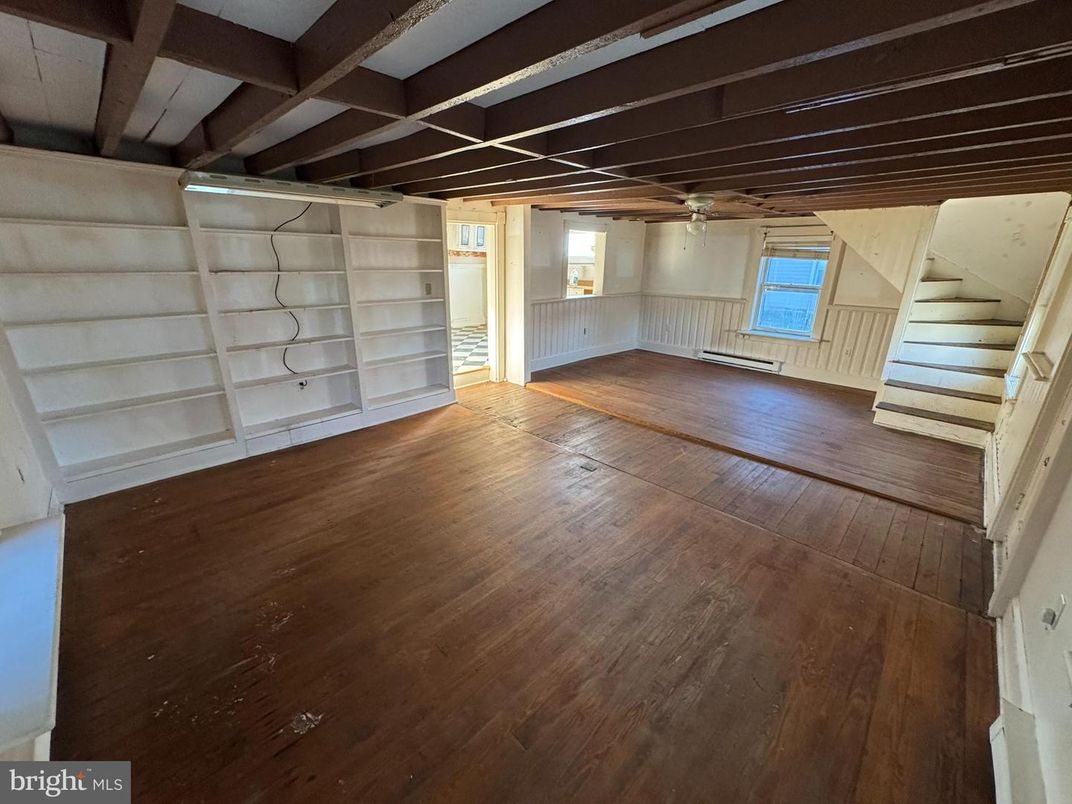 Empty room, Interior, Wooden Beams, Wood Texture Flooring