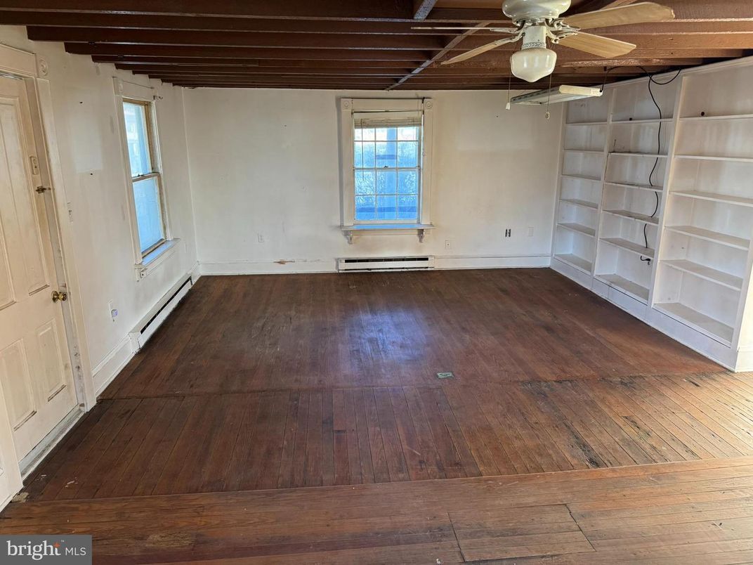 Empty room, Interior, Wooden Beams, Wooden Ceilings, Wood Texture Flooring