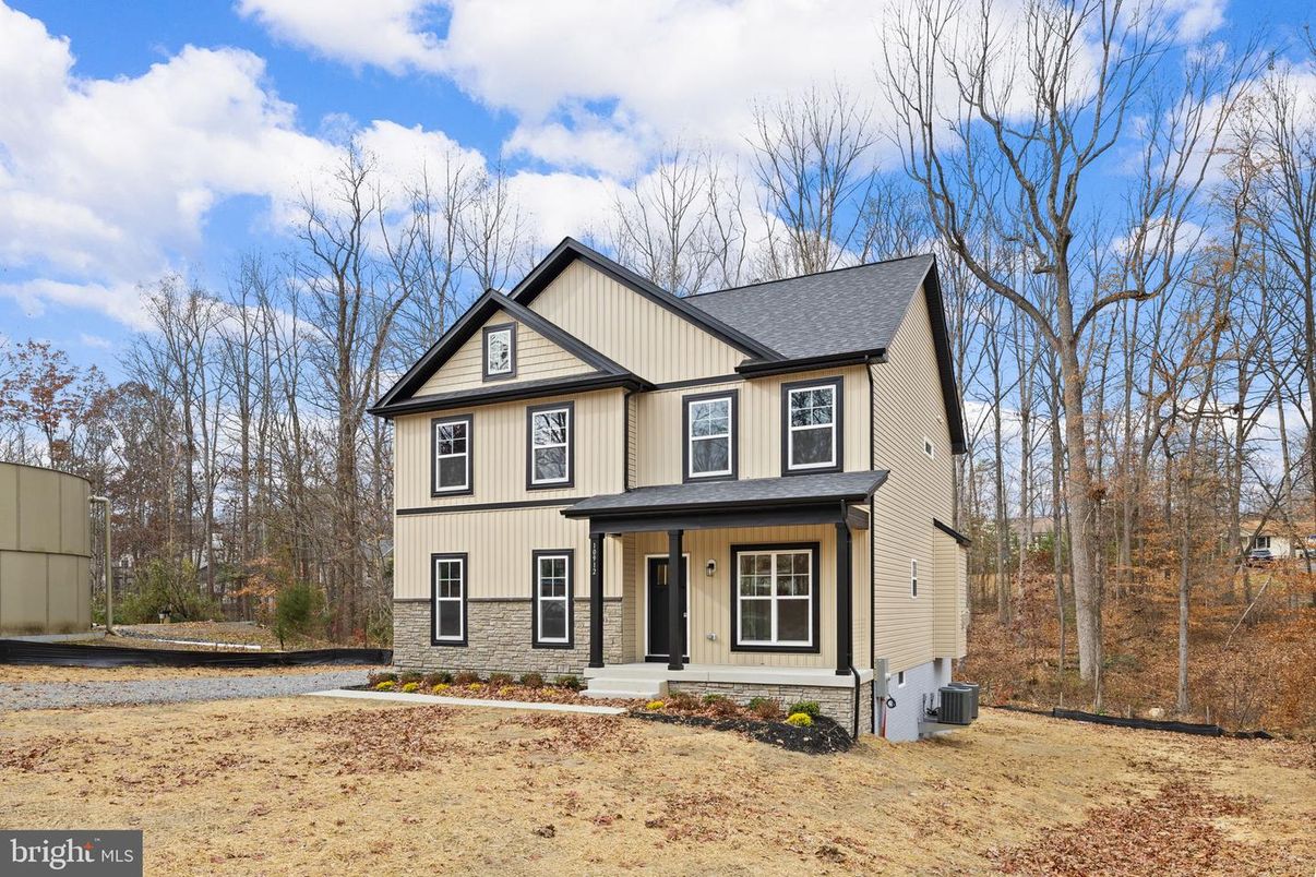 Exterior, Facade, Farmhouse