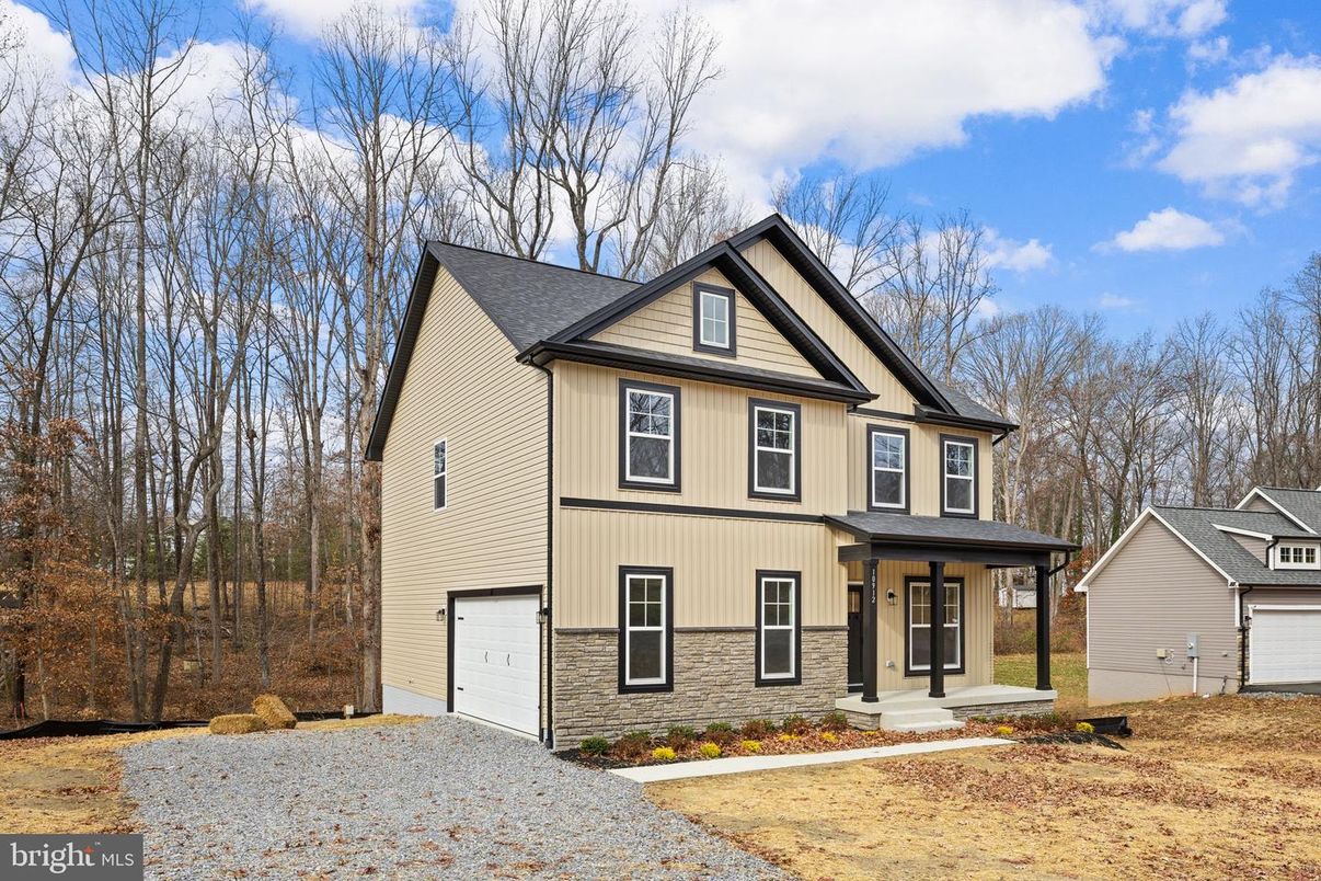 Attached, Detached Garage, Exterior, Facade, Farmhouse