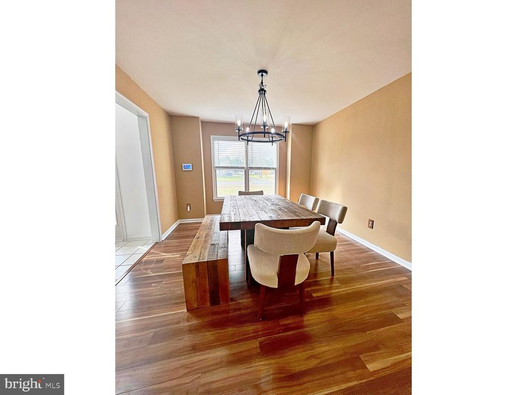 Chandelier, Dining room, Interior, Pendant Lights, Wood Texture Flooring