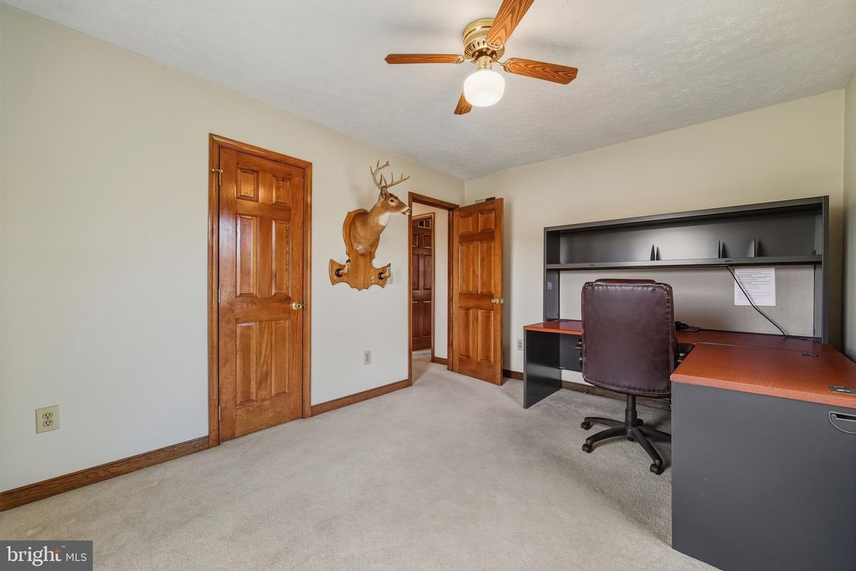 Home Office, Interior