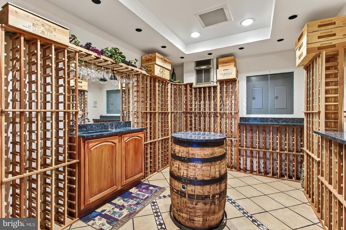 Interior, Recessed Lighting, Wine Storage