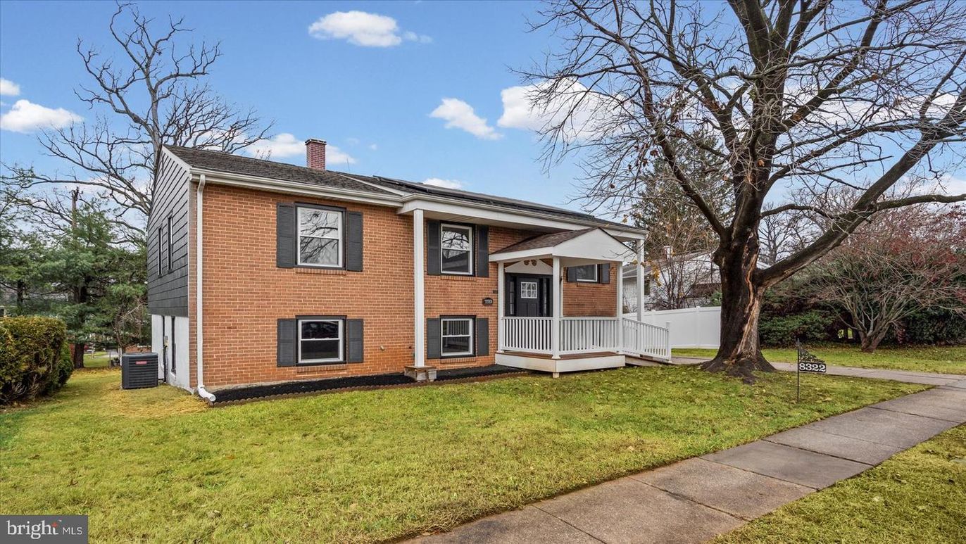 Backyard, Exterior, Facade, Brick Facade, Georgian