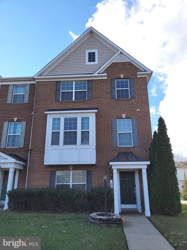 Exterior, Facade, Brick Facade, Rowhouse