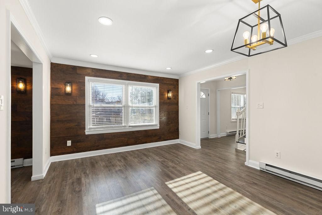 Empty room, Interior, Pendant Lights, Recessed Lighting, Wood Texture Flooring