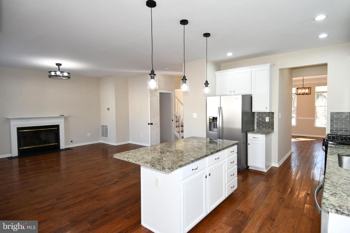 Fireplace, Interior, Kitchen, Pendant Lights, Recessed Lighting, Wood Texture Flooring