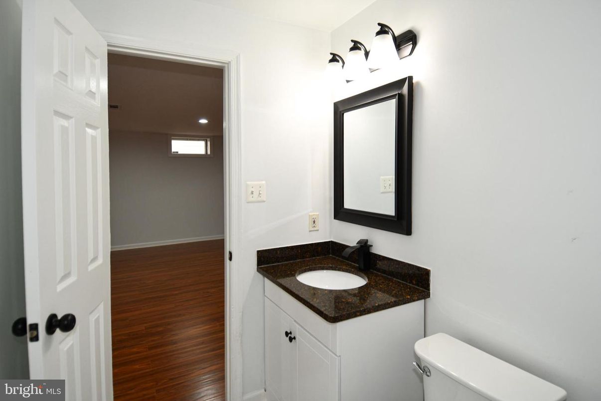 Bathroom, Interior, Recessed Lighting, Wood Texture Flooring