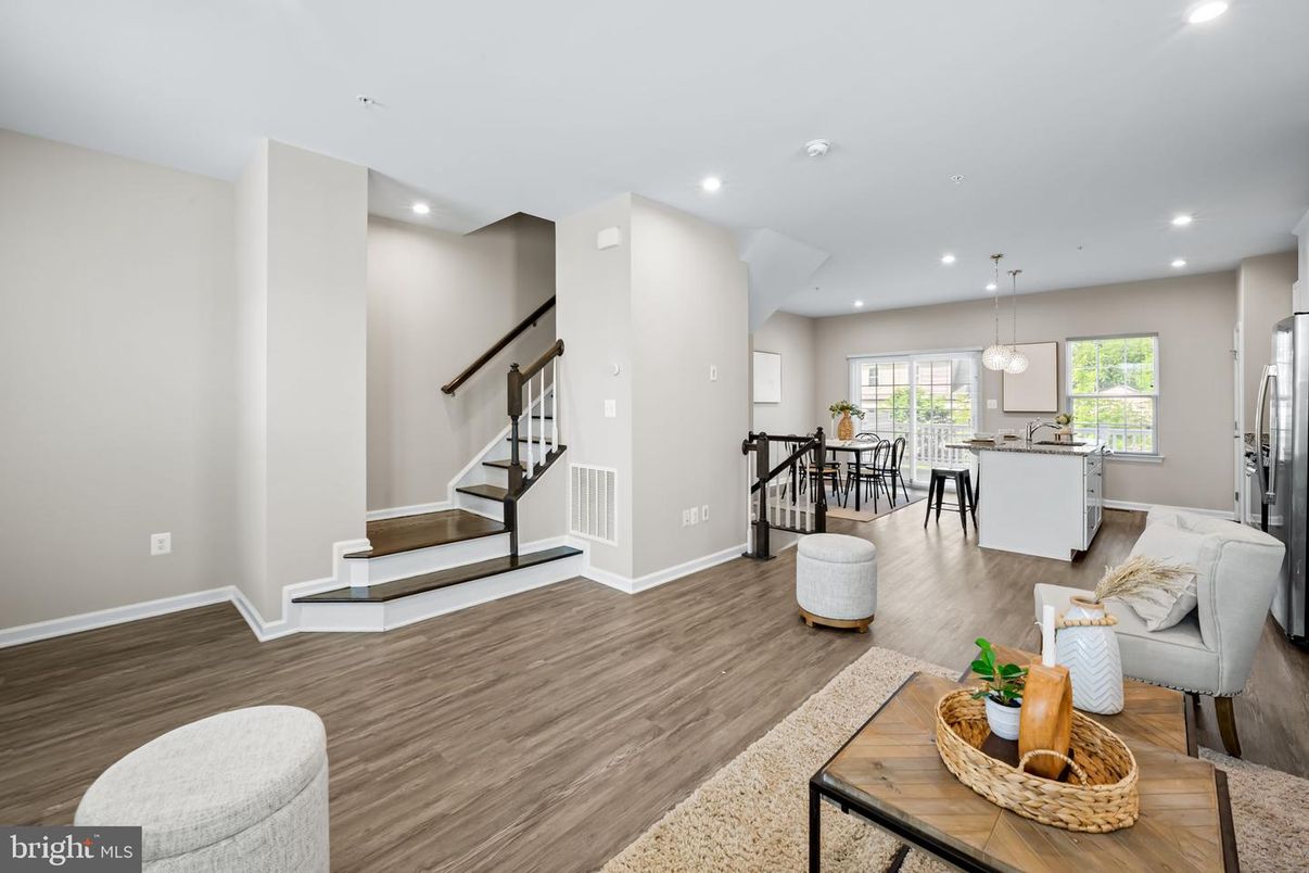 Dining room, Interior, Kitchen, Pendant Lights, Recessed Lighting, Wood Texture Flooring