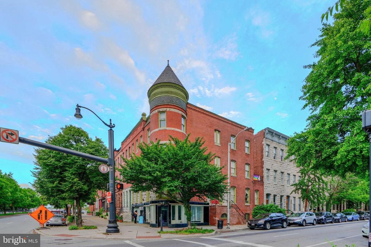 Exterior, Facade, Brick Facade, Condo Building