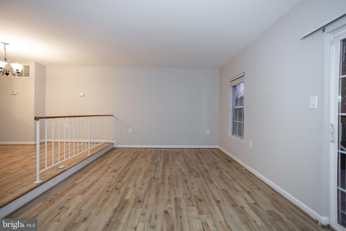 Chandelier, Empty room, Interior, Wood Texture Flooring