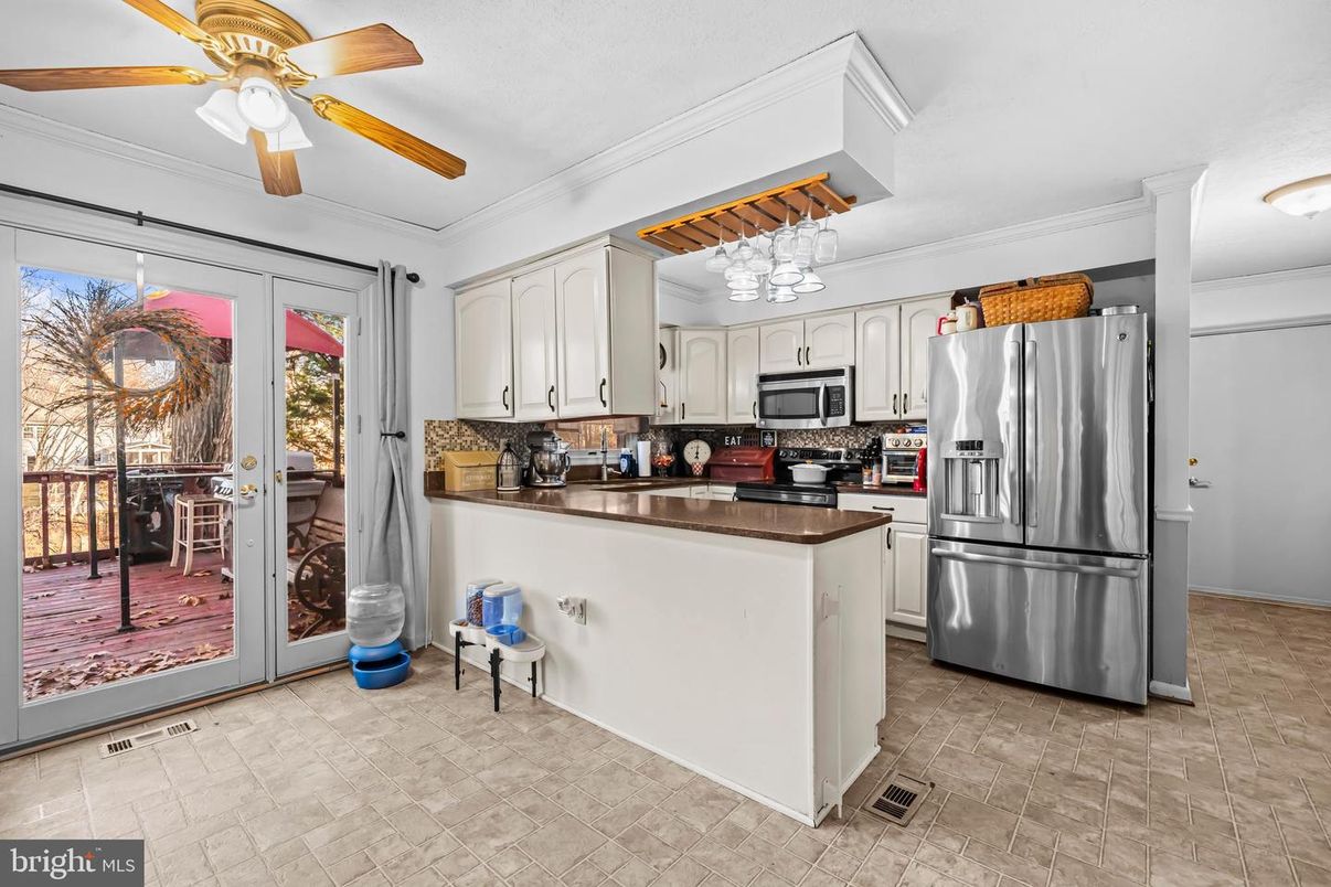 Interior, Kitchen, Stainless Steel Appliances