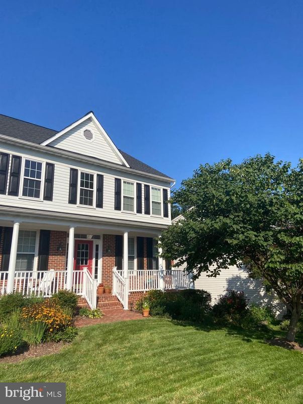 Exterior, Facade, Brick Facade, Georgian