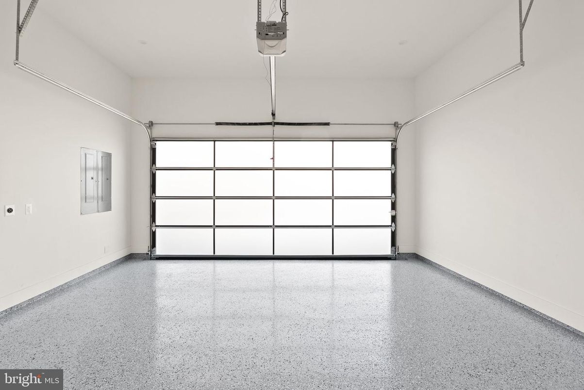Empty room, Garage, Interior