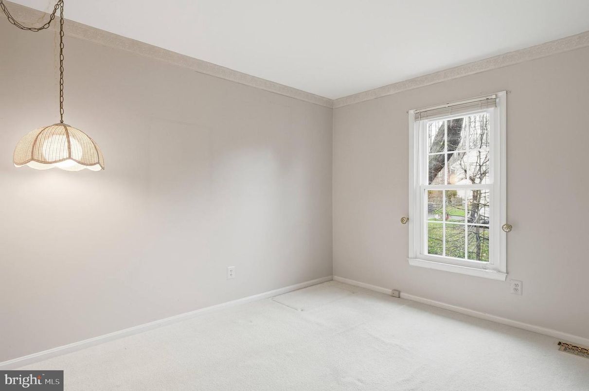 Empty room, Interior, Pendant Lights