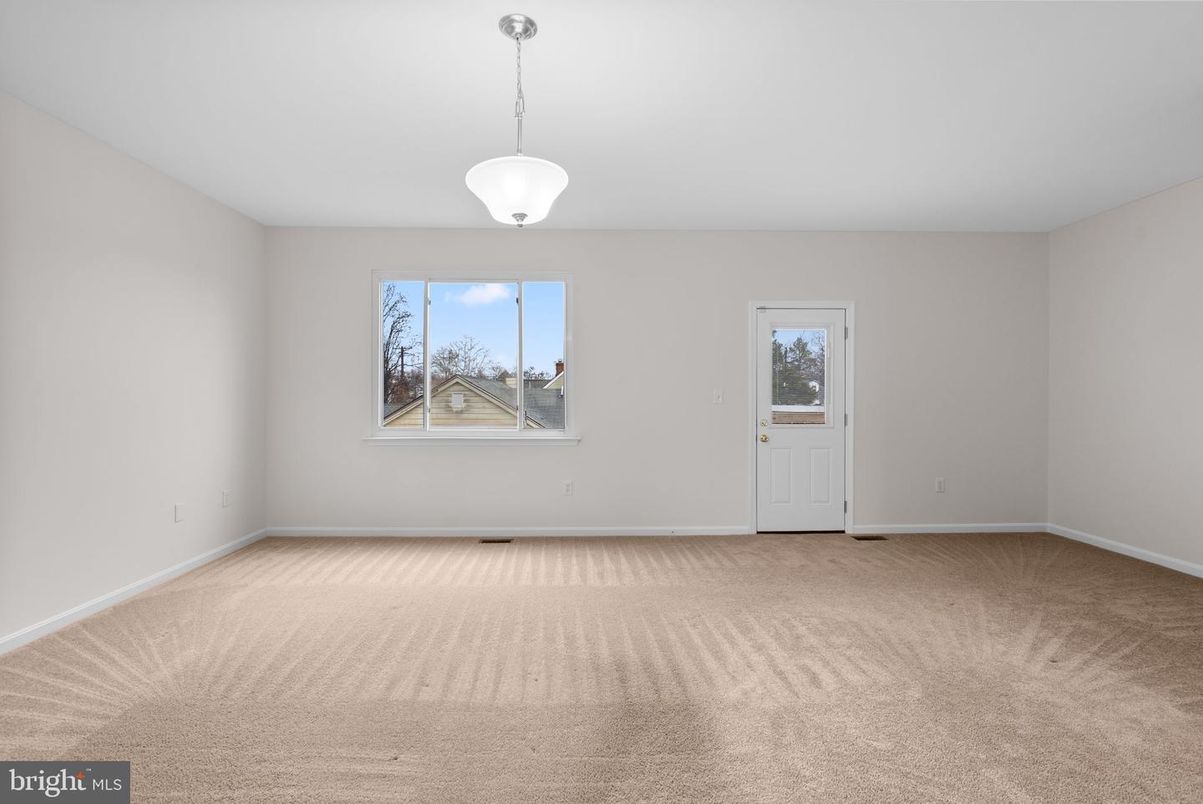 Empty room, Interior, Pendant Lights