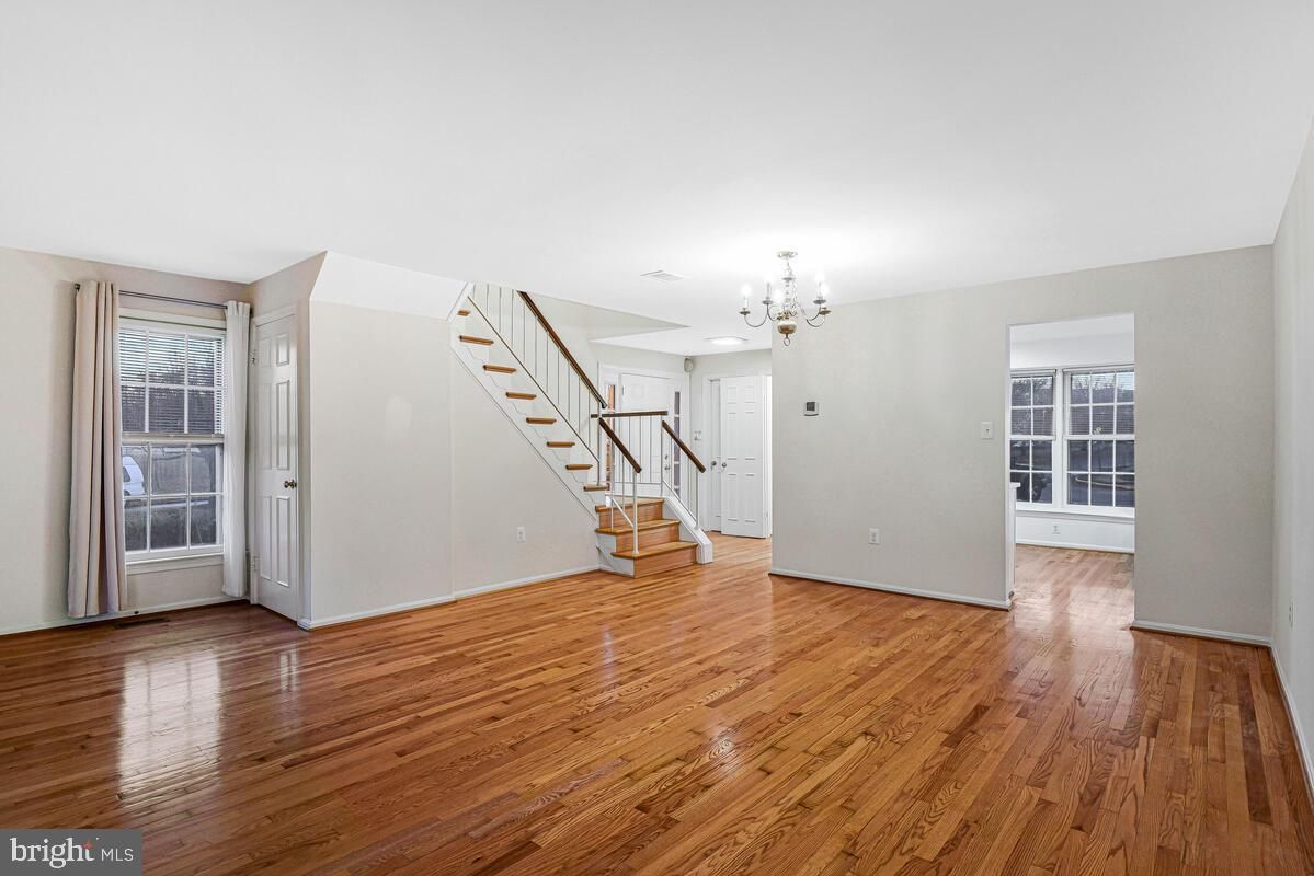 Chandelier, Empty room, Interior, Wood Texture Flooring