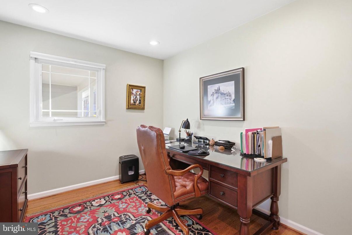 Home Office, Interior, Recessed Lighting, Wood Texture Flooring