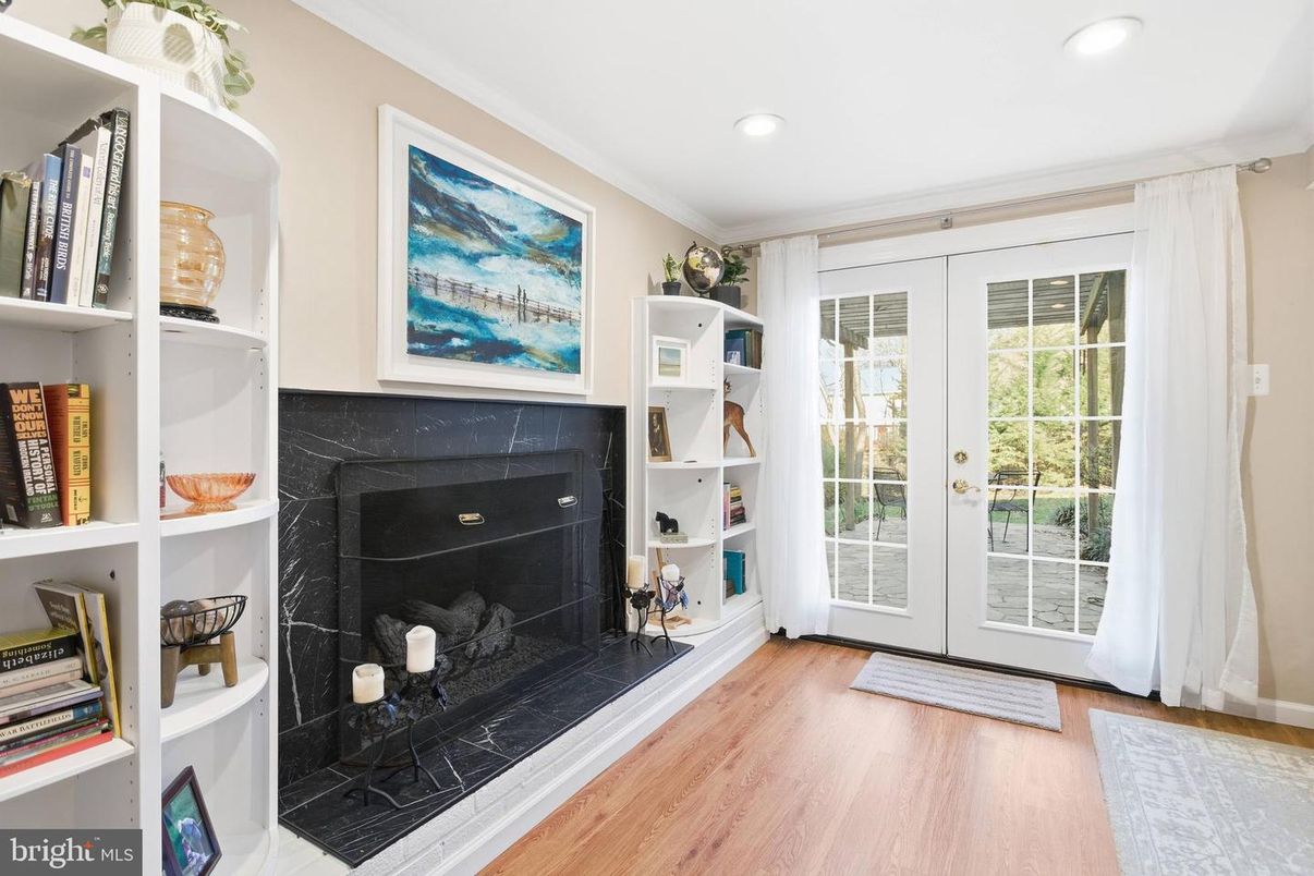 Fireplace, Interior, Recessed Lighting, Wood Texture Flooring