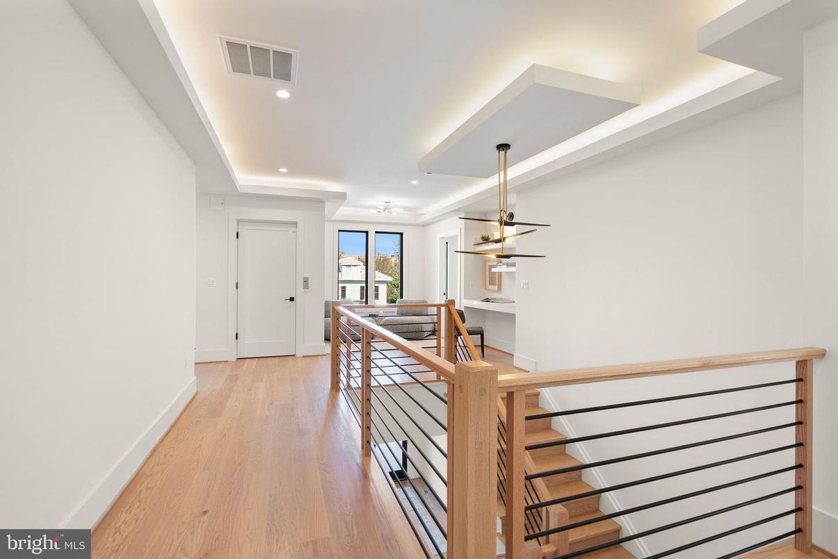 Interior, Pendant Lights, Recessed Lighting, Wood Texture Flooring