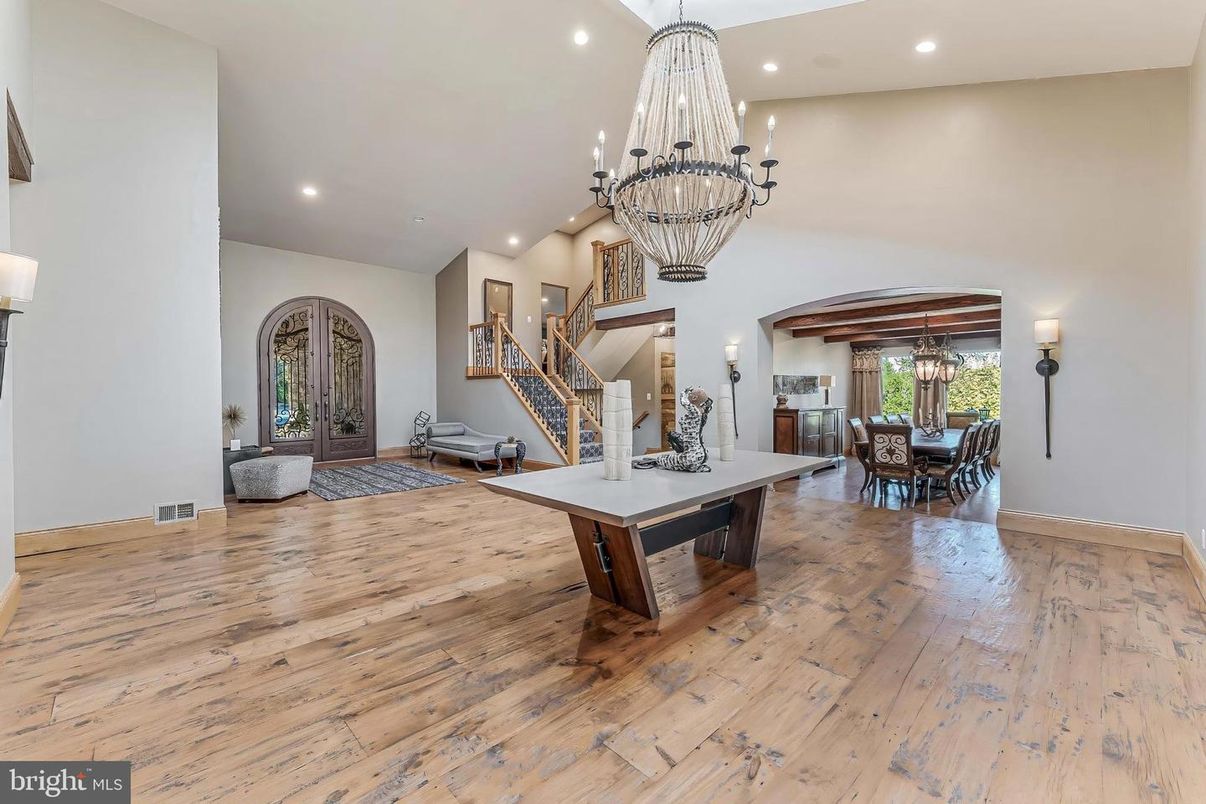 Chandelier, Dining room, Interior, Recessed Lighting, Wood Texture Flooring