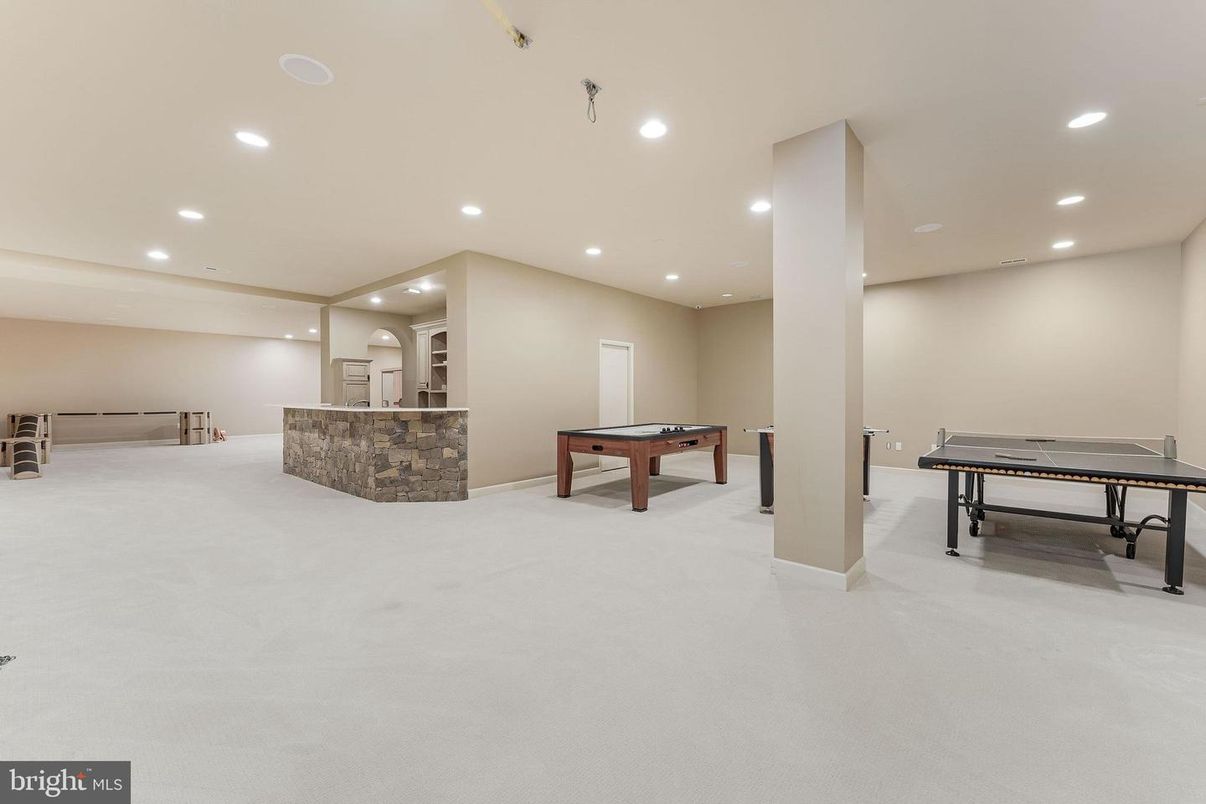 Billiard Table, Game Room, Interior, Recessed Lighting