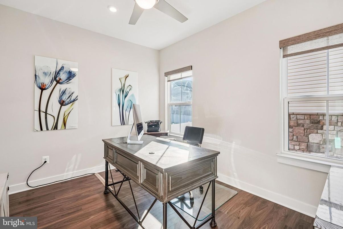 Home Office, Interior, Recessed Lighting, Wood Texture Flooring