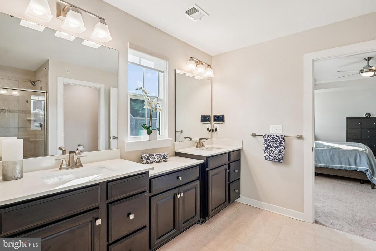Bathroom, Bedroom, Dual Sink Vanities, Glass Shower, Interior