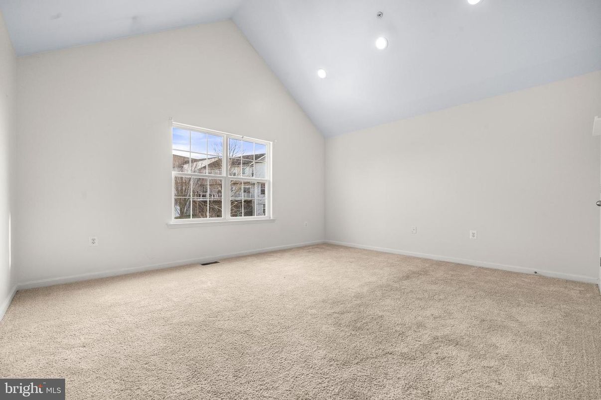 Empty room, Interior, Recessed Lighting