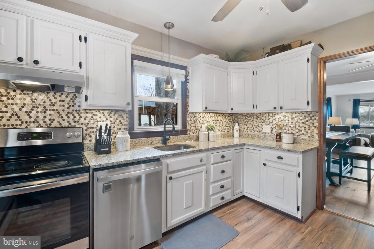 Interior, Kitchen, Pendant Lights, Stainless Steel Appliances, Wood Texture Flooring