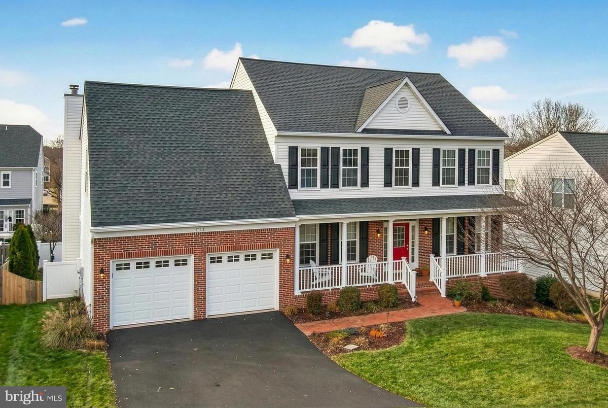 Attached, Exterior, Facade, Georgian