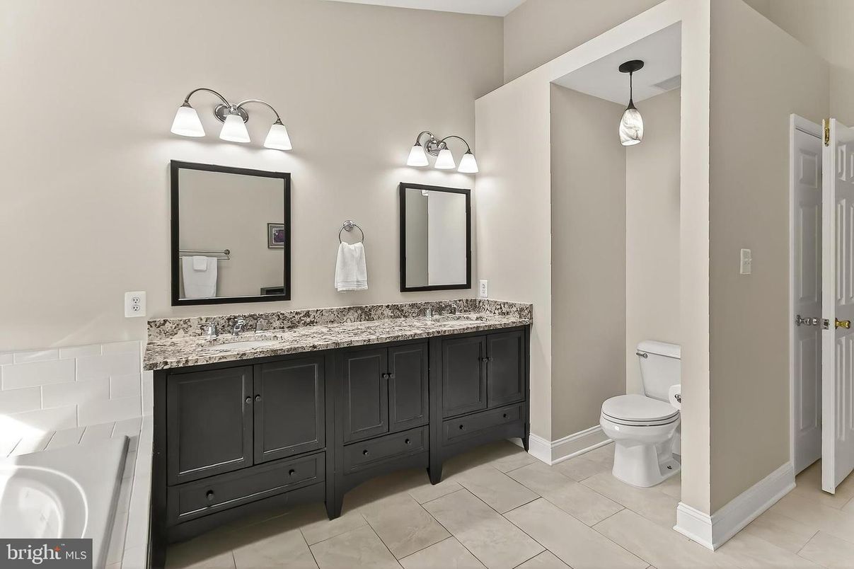 Bathroom, Dual Sink Vanities, Interior, Pendant Lights