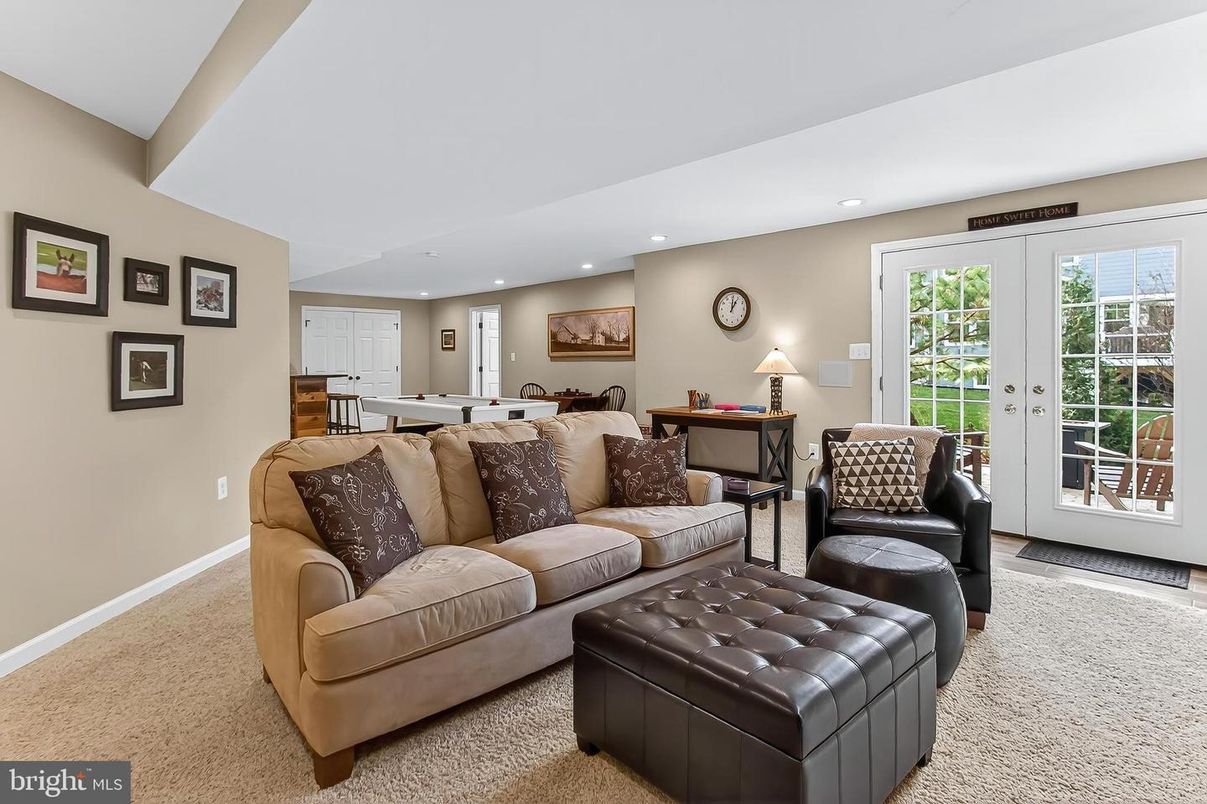 Billiard Table, Game Room, Interior, Living room, Recessed Lighting