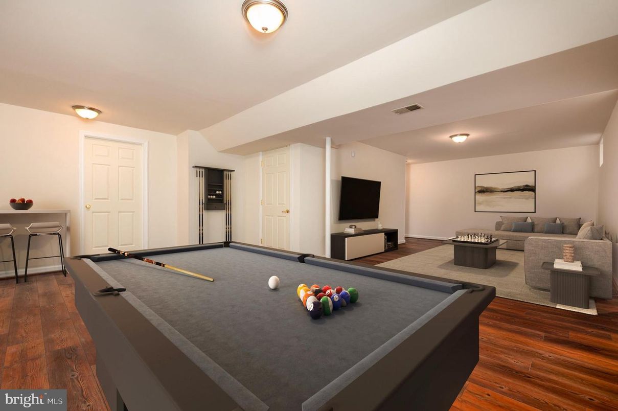 Billiard Table, Game Room, Interior, Wood Texture Flooring