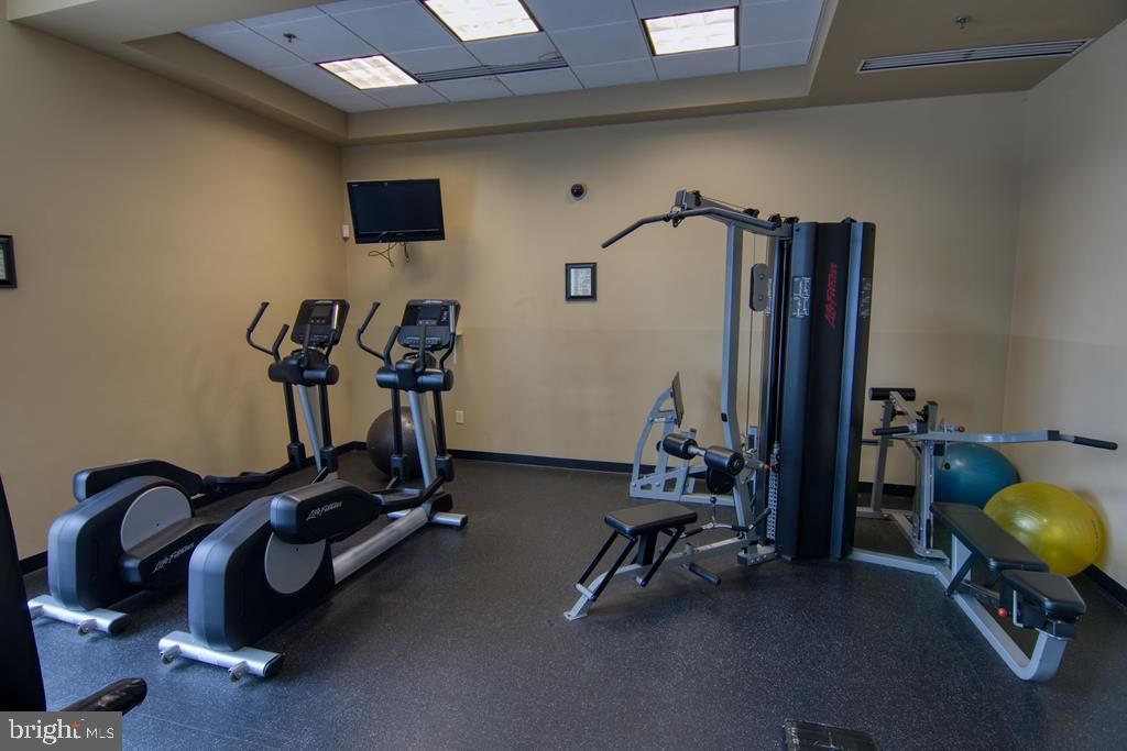 Fitness Equipment, Interior, Recessed Lighting