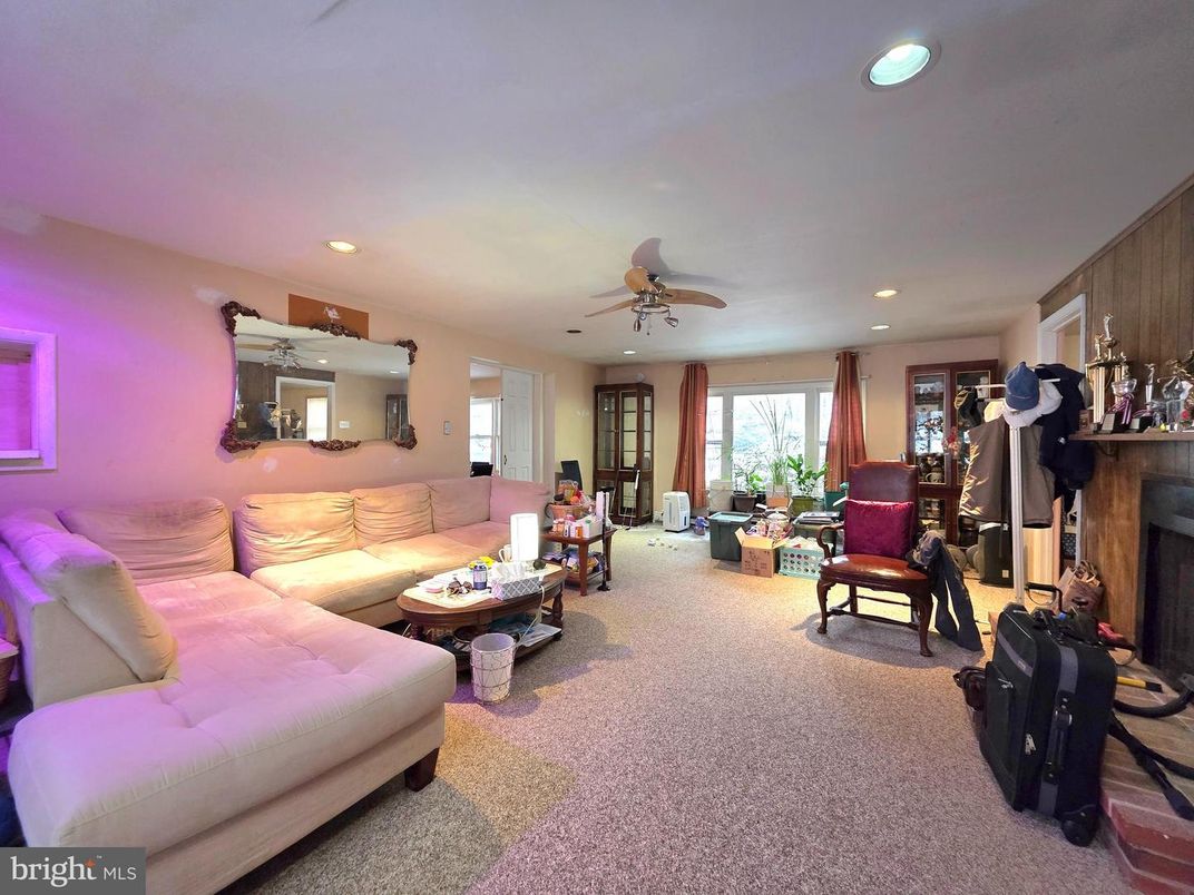 Fireplace, Interior, Living room, Recessed Lighting