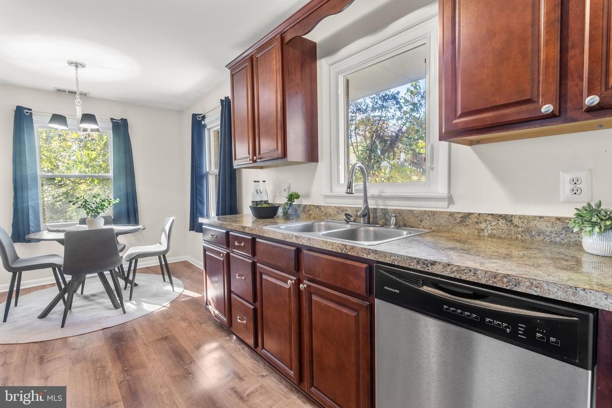 Dining room, Interior, Kitchen, Pendant Lights, Wood Texture Flooring