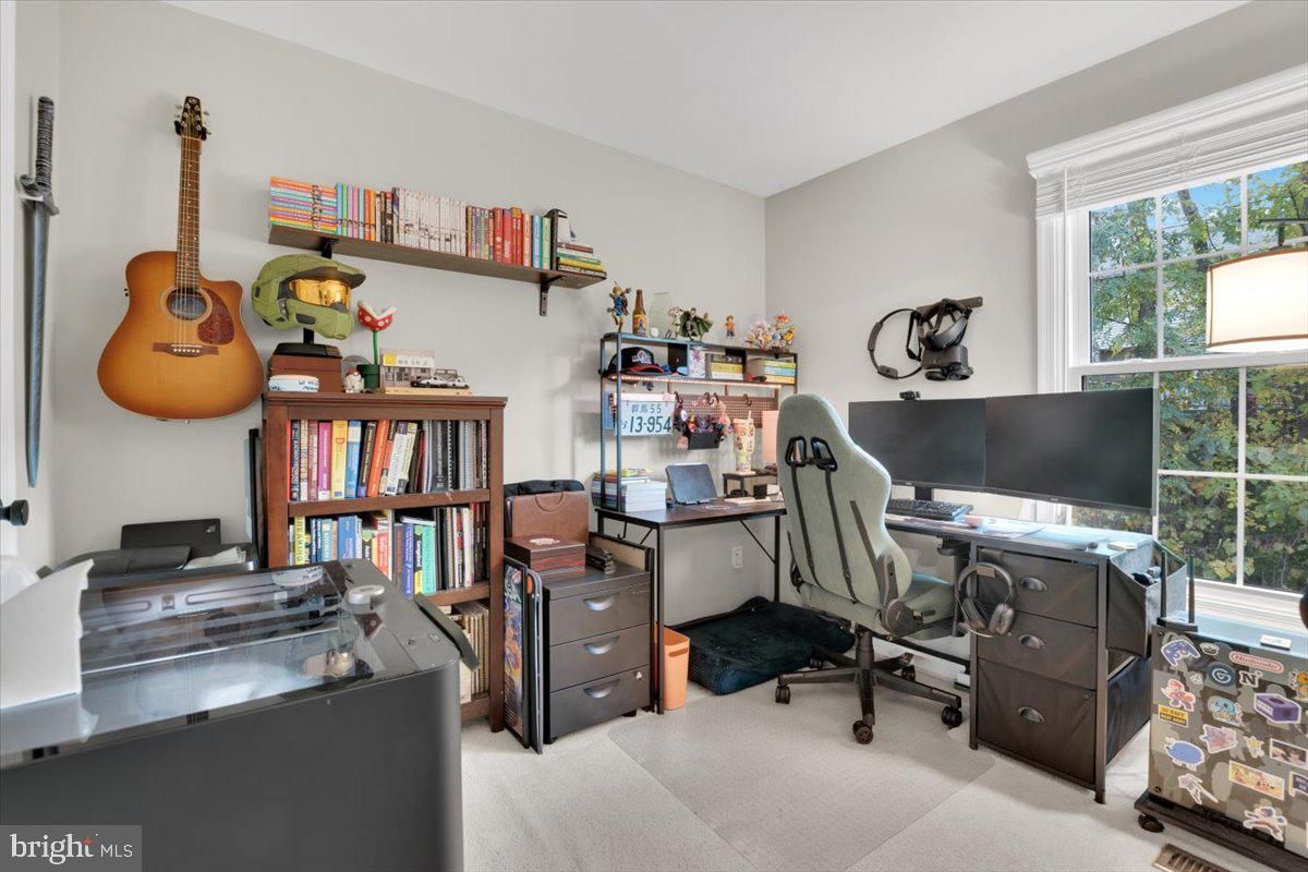 Home Office, Interior