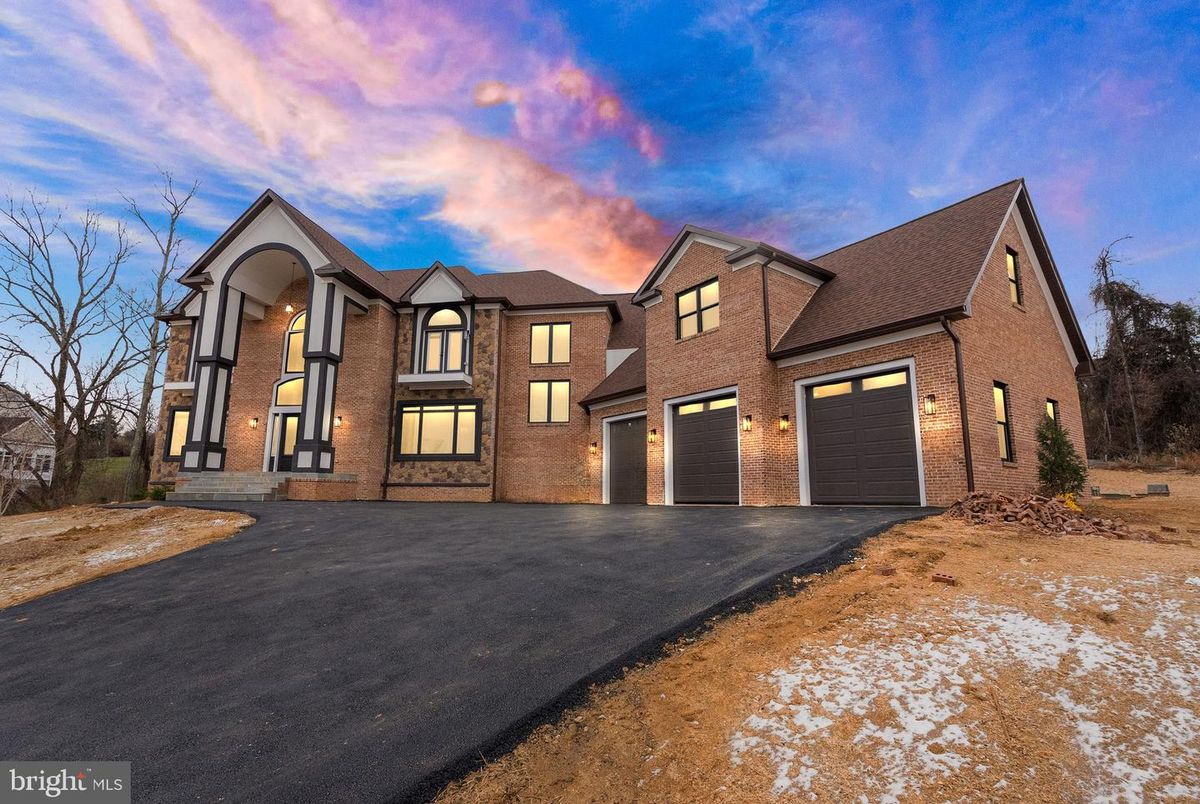 Attached, Exterior, Facade, Brick Facade, Brick Traditional