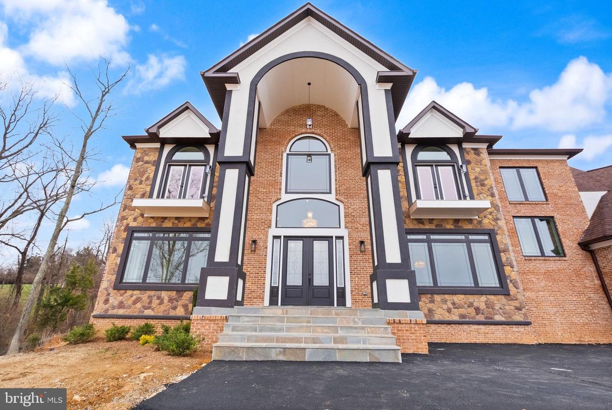 Exterior, Facade, Brick Facade, Brick Traditional