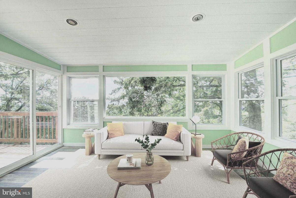 Interior, Living room, Recessed Lighting, Sun Room, Wood Texture Flooring