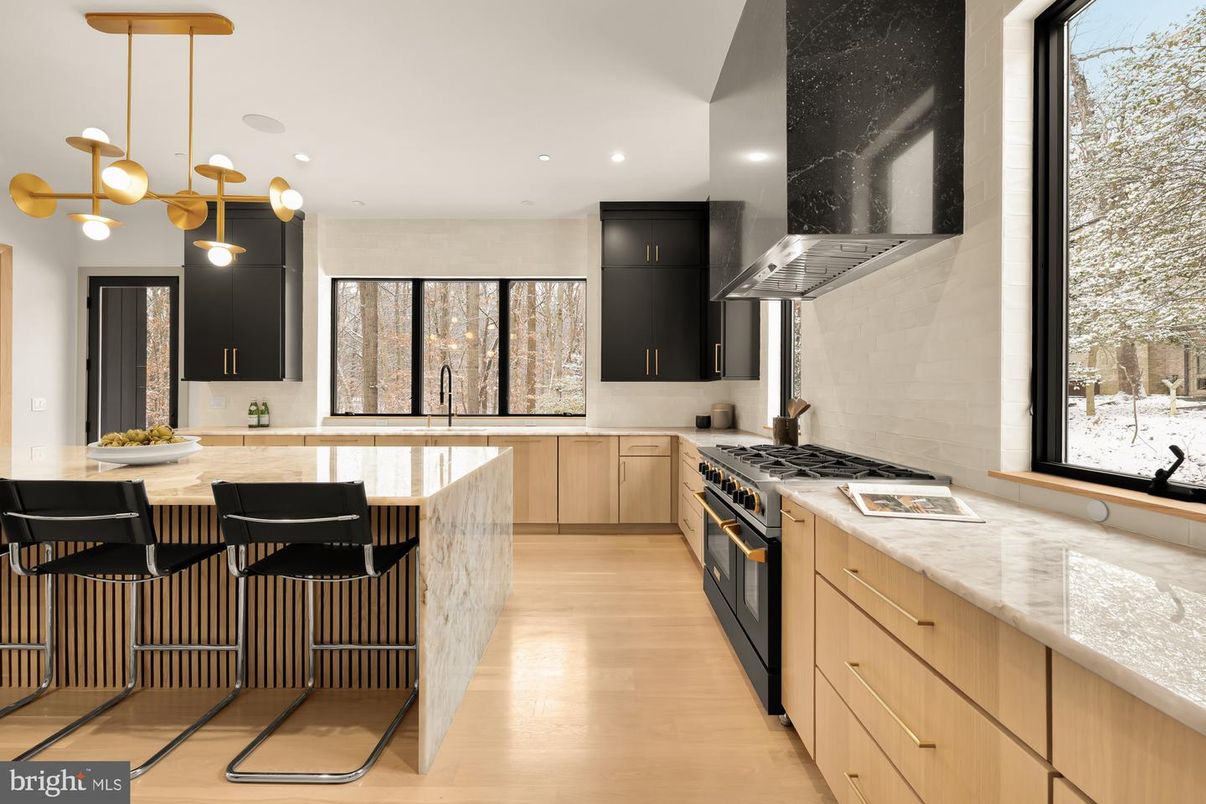 Interior, Kitchen, Pendant Lights, Recessed Lighting, Wood Texture Flooring
