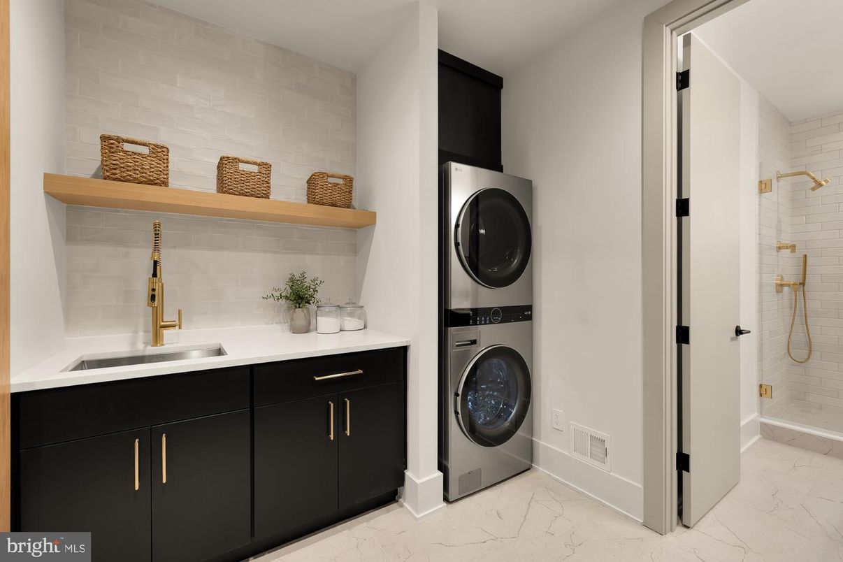 Bathroom, Interior, Marble, Utility Closets, Washer