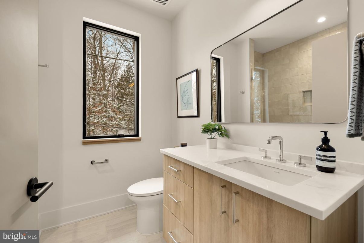 Bathroom, Interior, Recessed Lighting, Wood Texture Flooring