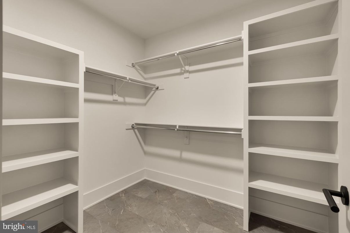 Interior, Walk-in Closets
