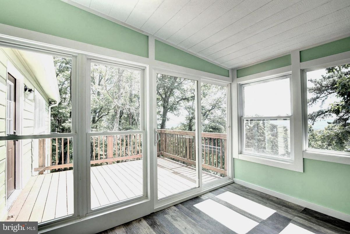 Interior, Sun Room, Wood Texture Flooring