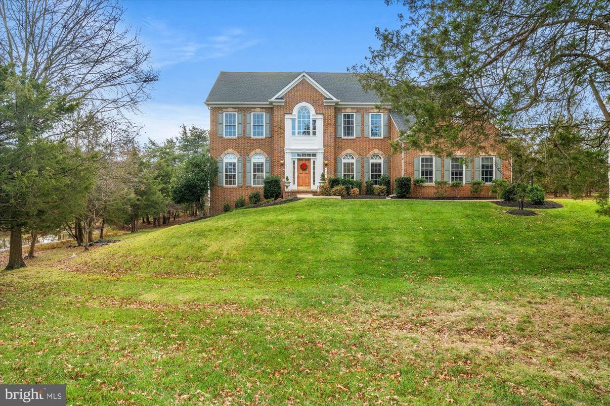 Exterior, Facade, Brick Facade, Georgian